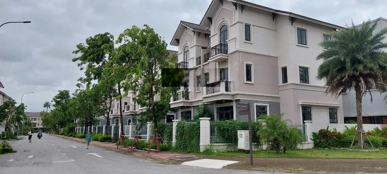 Bán căn biệt thự 3 tầng thiết kế hiện đại sang trọng