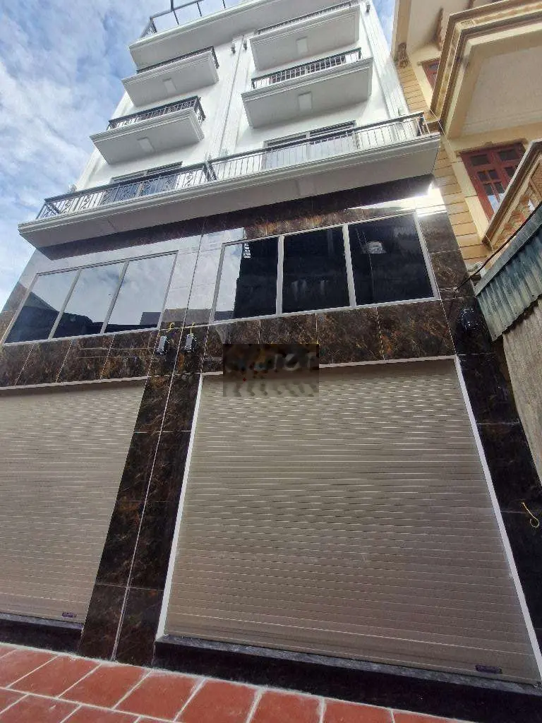 Nhà 5 tầng + tum - 52m2 thang máy - ô tô đỗ cửa tại phúc lợi