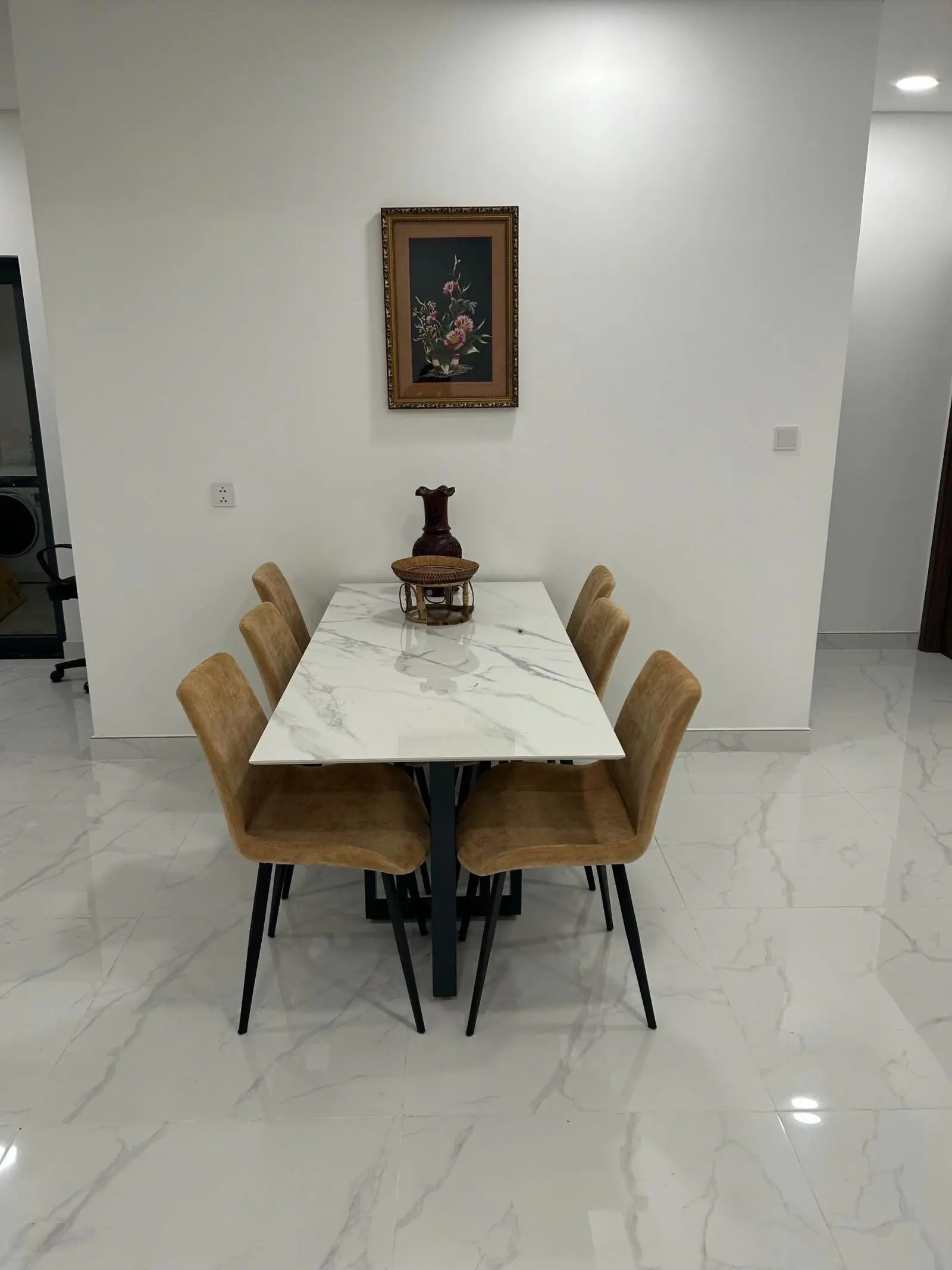 Giảm sâu bán căn Diamond Brilliant 3PN-1-2WC (141,9m2) view nội khu, full nội thất
