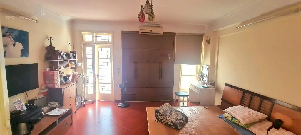 Chính chủ bán nhà phố Ngọc Lâm để sang Úc sinh sống DT 87m2, MT 5,2m, 4 tầng, gần trường,chợ