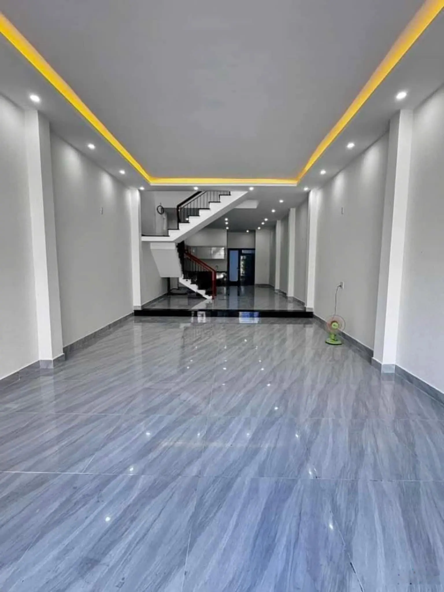 Kẹt tiền bán gấp nhà gần Lotte Nguyễn Thị Thập, Tân Phong, Quận 7. Giá chỉ 3,59 tỷ. 0906 806 *** Ngân