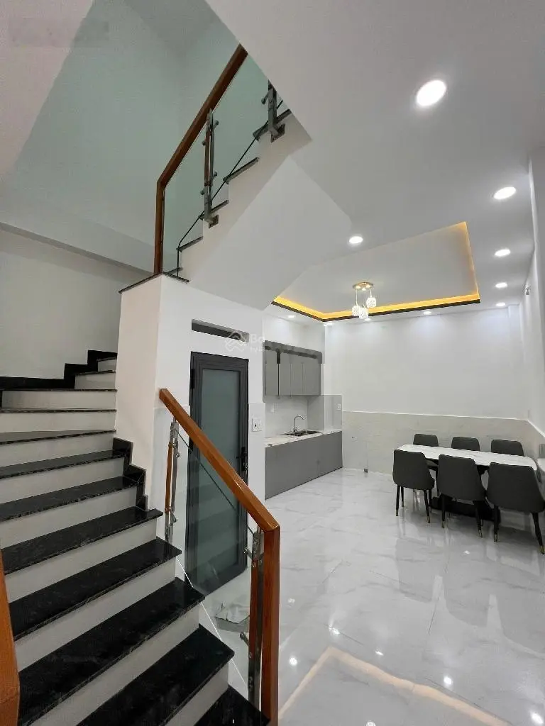 Bán nhà hẻm xe hơi , nguyễn thị tần , dtsd 140m2 , ngang khủng 6m , nhà mới ở ngay , giá rẻ , 5.99t