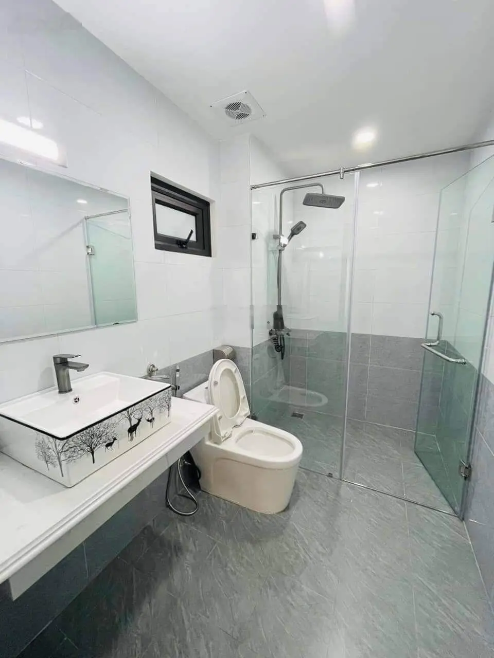 Nhà đẹp 6 tầng thang máy phố Nguyễn Ngọc Nại, phân lô quân đội, ô tô chạy vòng quanh.
