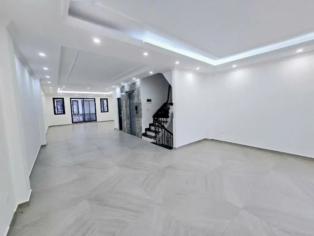 Bán nhà Đẹp Mới Cứng Tứ Liên - 70m2 x 5T Thang máy - MT 4.5m - Ngõ thông thoáng