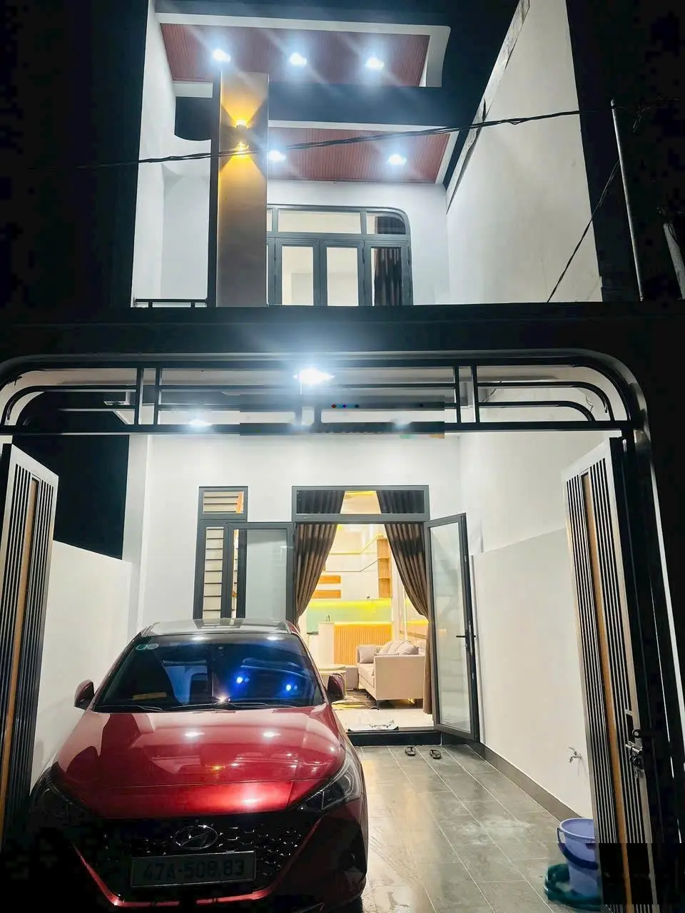 Nhà ngay mặt chợ gò đen mới xây 100m2/950tr kinh doanh mua bán được liền sổ sẵn, nội thất cơ bản