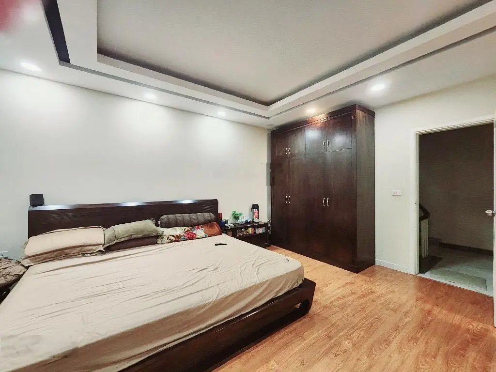 Bán nhanh nhà 5 tầng dân xây, Xuân Phương, DT 58m2. MT 7m, gần phố, giá: 7,35 tỷ LH: 0968 371 ***