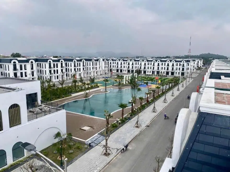 Cắt lỗ sâu căn liền kề 96m2 chỉ hơn 4ty view công viên tại Crown Villas Thái Nguyên. LH 0962566863