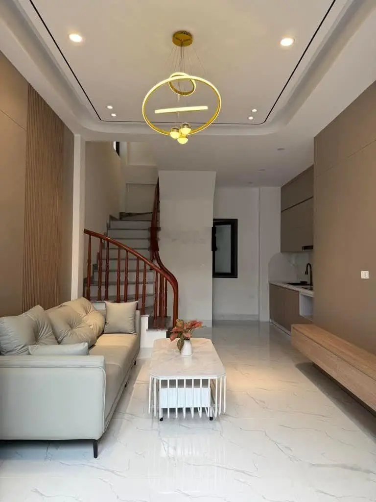 GIẢM SỐC 300 TRIỆU Nhà mới phố Tư Đình, Long Biên 33m2 Ô tô đỗ cổng giá chỉ còn 5.48 tỷ