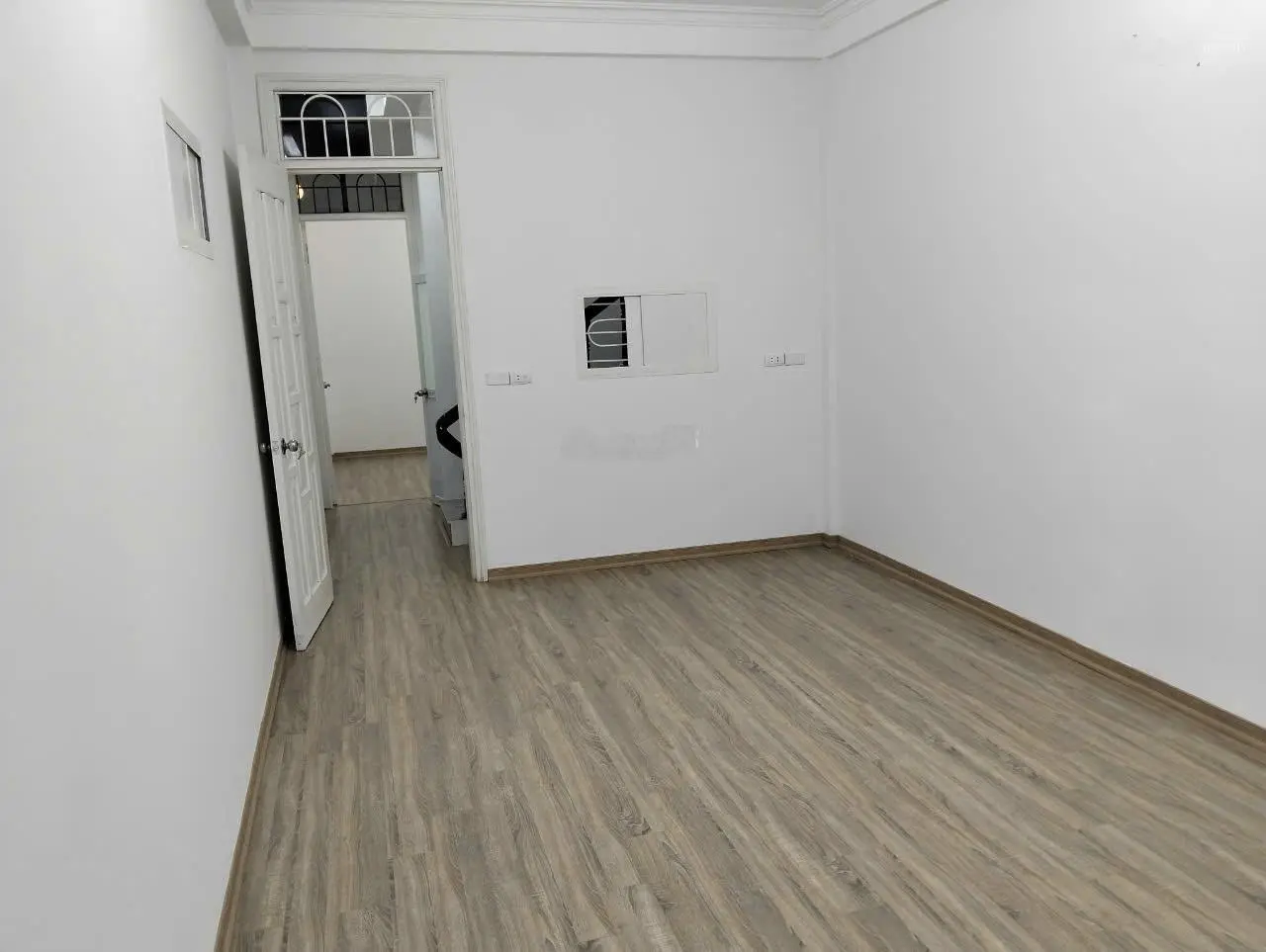 Cần bán nhà riêng tại ngõ 71 Tân Ấp, 41m2, 4 tầng, ngõ thông các phố, giá 6.79 tỷ. LH: 0826 218 ***