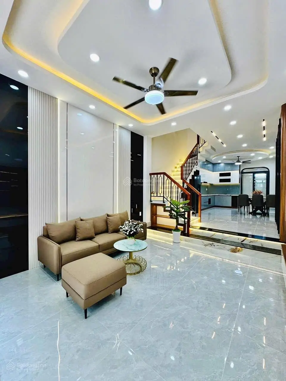 Sang nhượng nhà 41m2 đường Yên Thế, Tân Bình. Gần công viên Gia Định. Sổ sẵn. Cho thuê 15tr