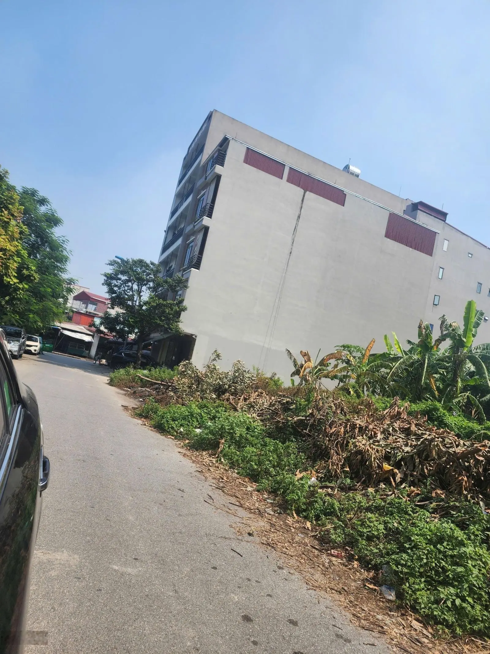 Em cần bán 1 số lô tại khu Chu Mẫu 1 phường Vân Dương anh chị có nhu cầu mua và bán xin LH em ạ
