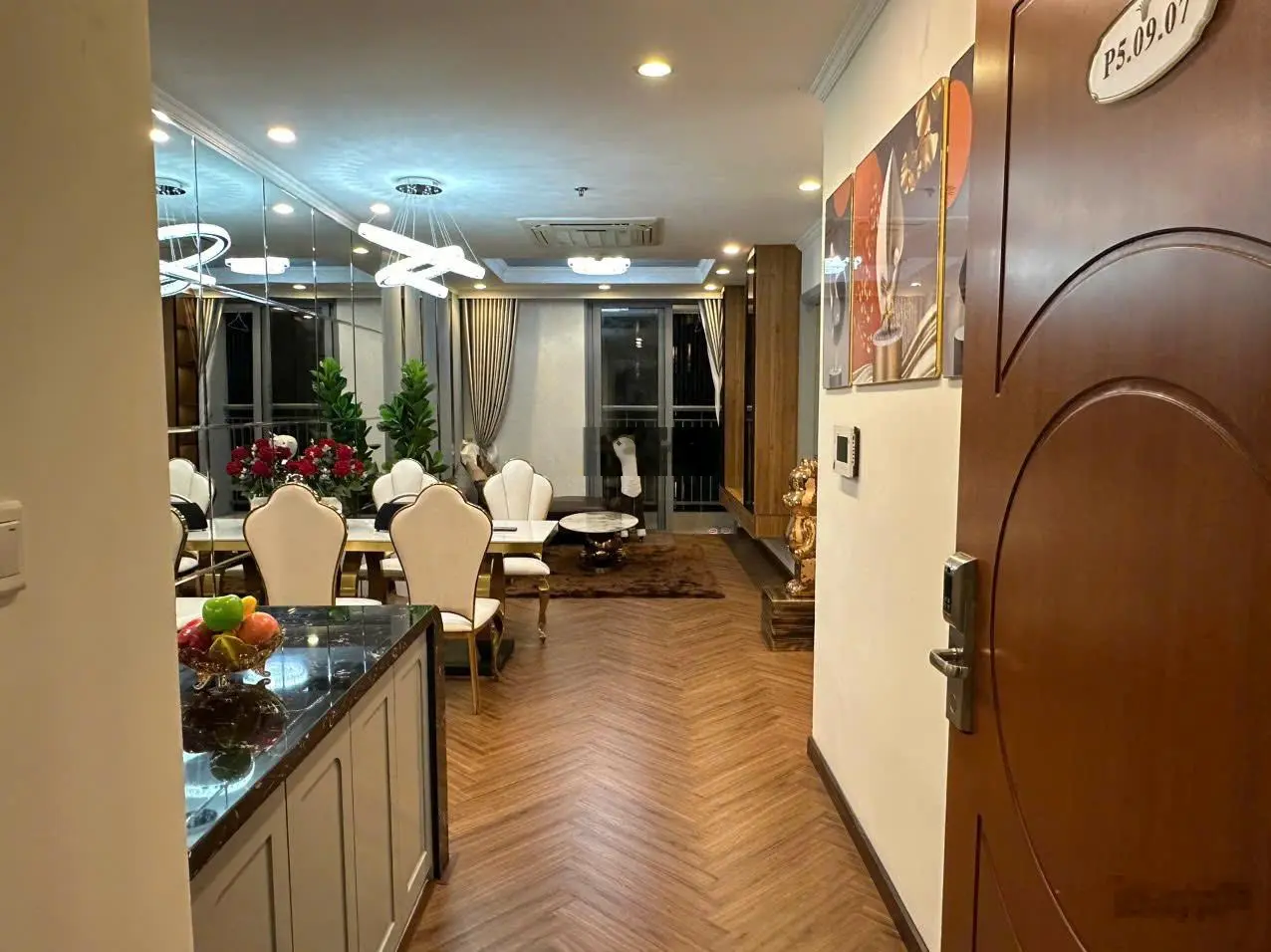 Em chính chủ bán căn góc 2PN - Times City, dt 80m2, ban công Đông Nam, nhà đẹp như ảnh. Giá 6.5 tỷ