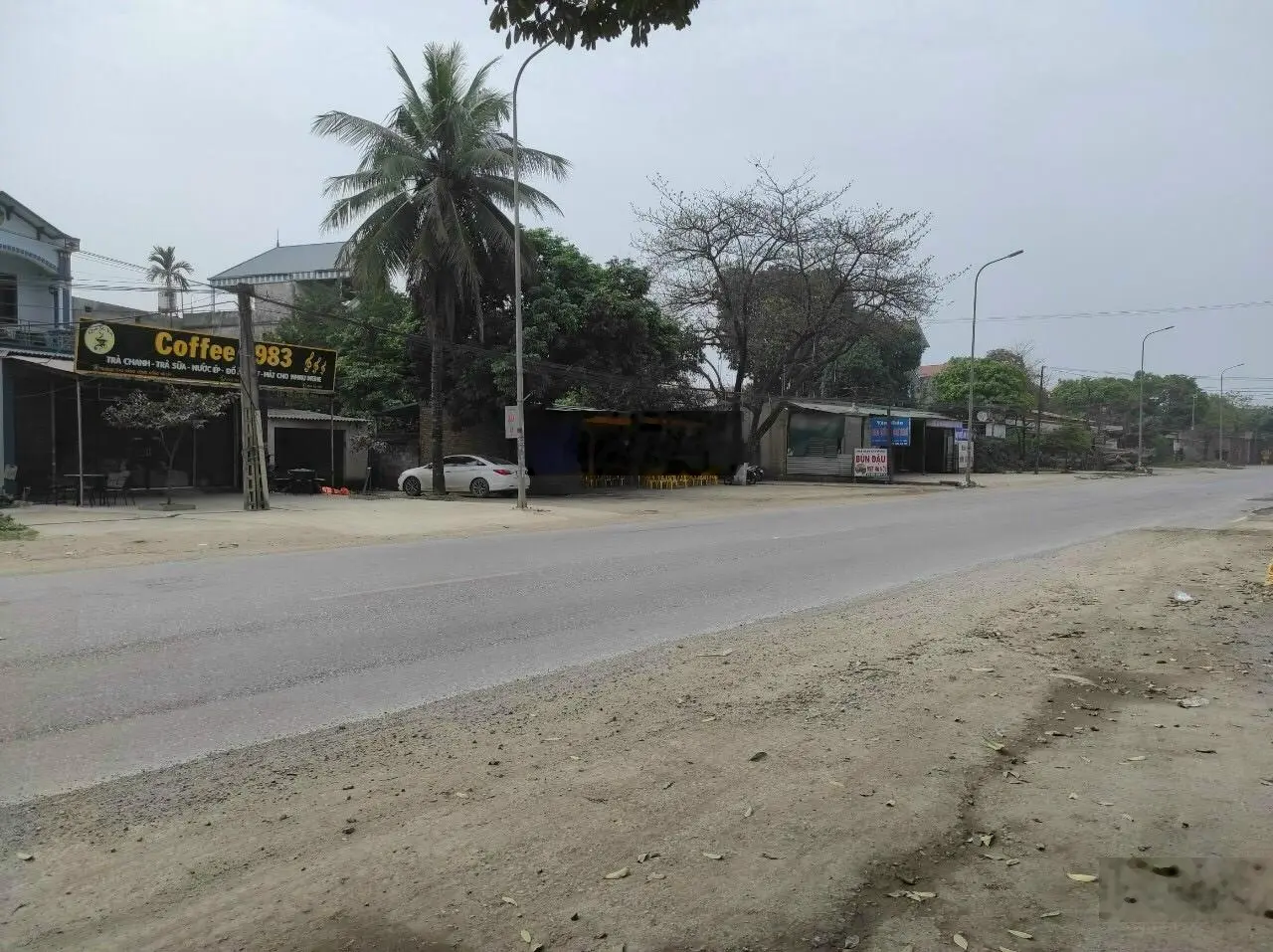 100m2 mặt đường quốc lộ, sẵn nha kinh doanh thủy xuân tiên CM HN sát Trường Cao Đẳng Cộng Đồng