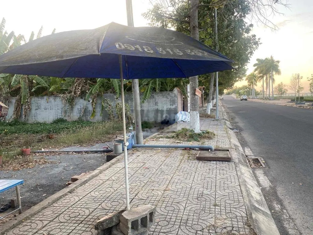 Bán 2 nền lớn bờ kè Tân Vĩnh