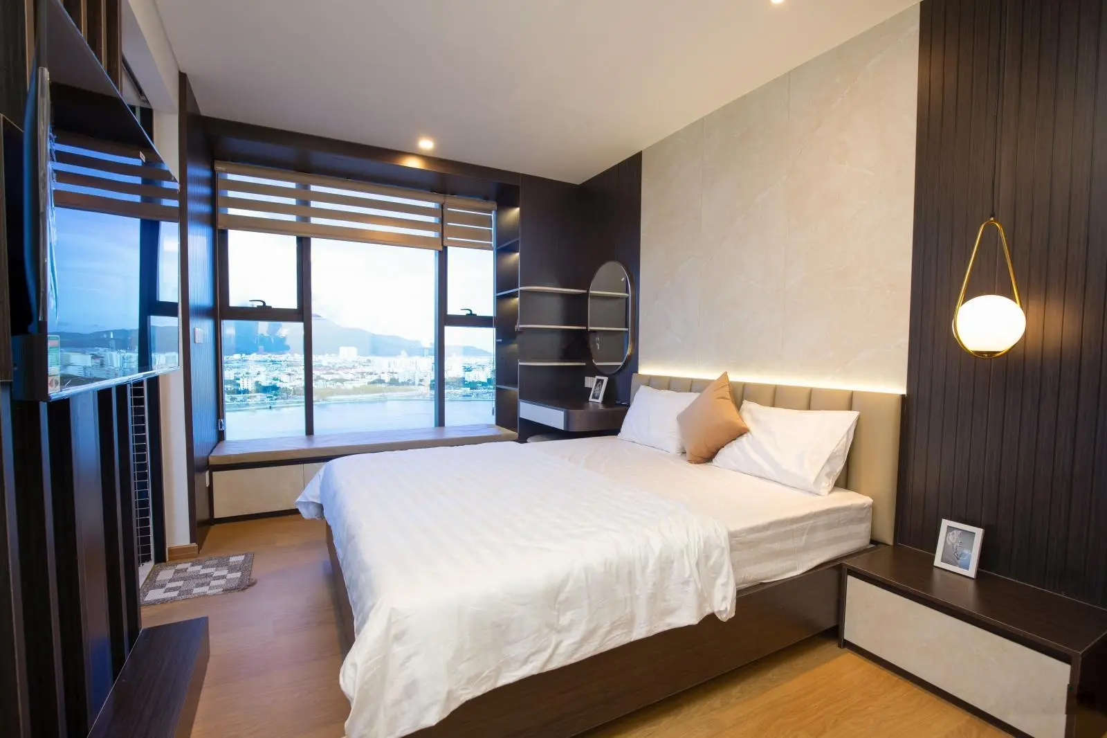 Bán cắt lỗ căn vip, căn góc siêu đẹp tại SAM Towers Đà Nẵng chỉ 5,5 tỷ, diện tích 84m2, 2 PN