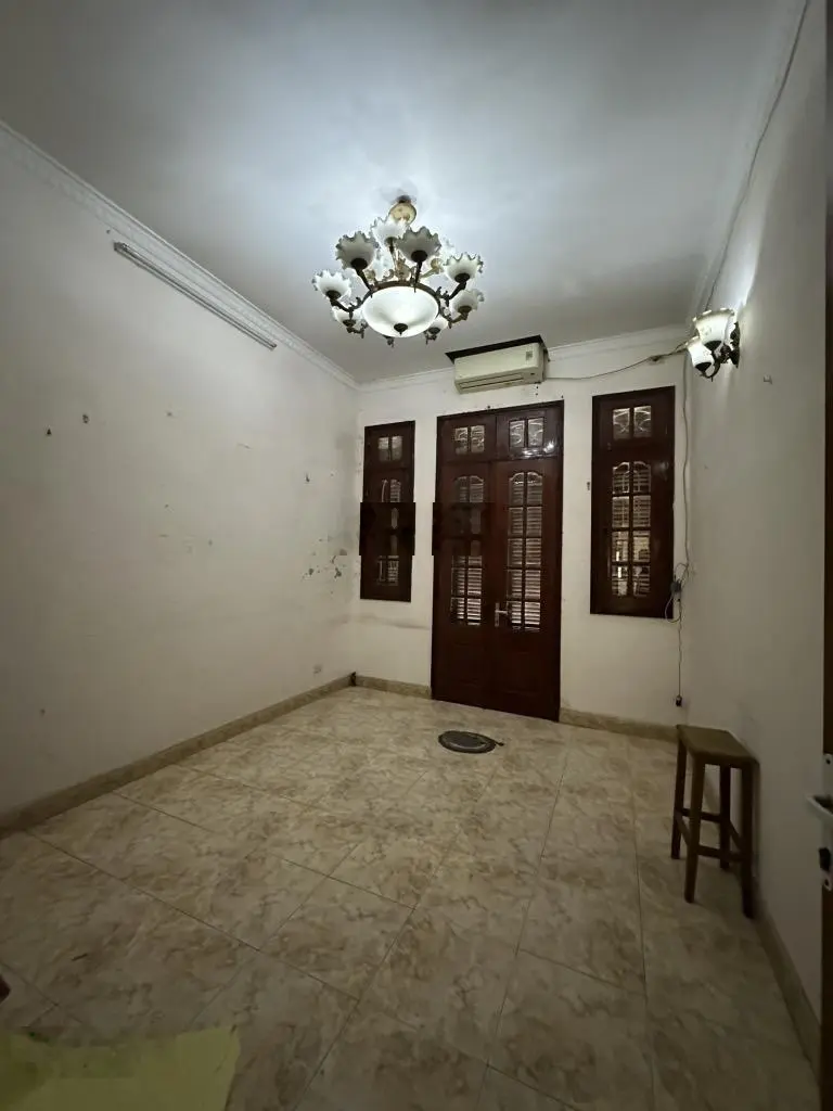 Bán nhà mặt phố Kim Ngưu, Hai Bà Trưng 70m² 5 tầng thang máy vỉa hè rộng giá 31 tỷ