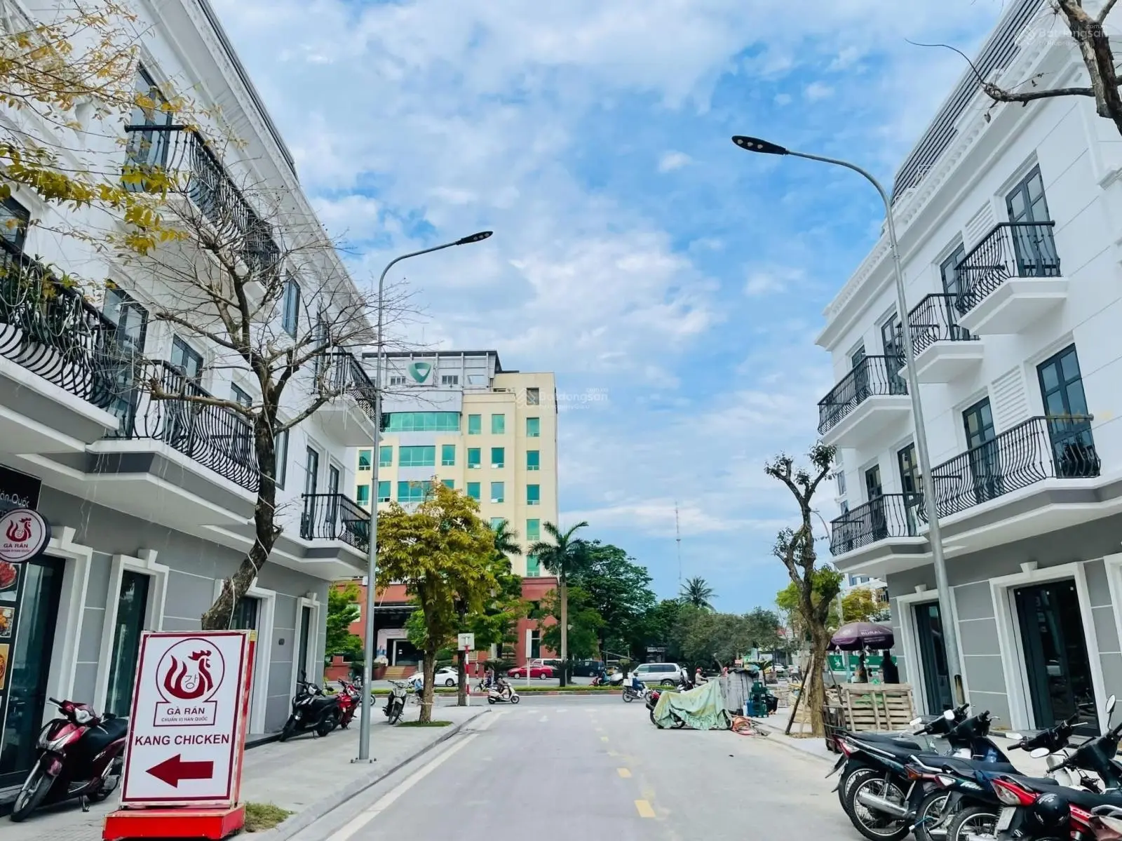 Độc quyền căn góc hoa hậu trái tim vinh