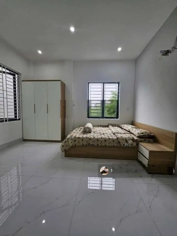 Bán Nhà riêng 75m2 giá 1,55 tỷ đang cho thuê 7tr/tháng gần cổng chào Bình Dương , Vĩnh Phú , SHR