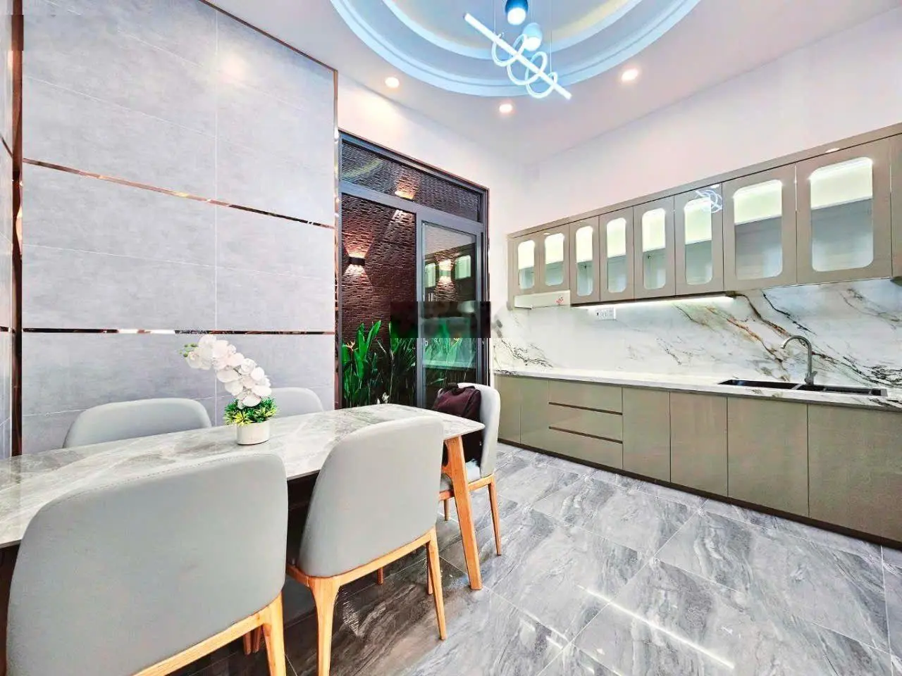 Nhà đẹp bình tân - full nội thất - 3 tầng - ngang 4,2m - giá bán 5,6 tỷ - ngay chợ gò xoài