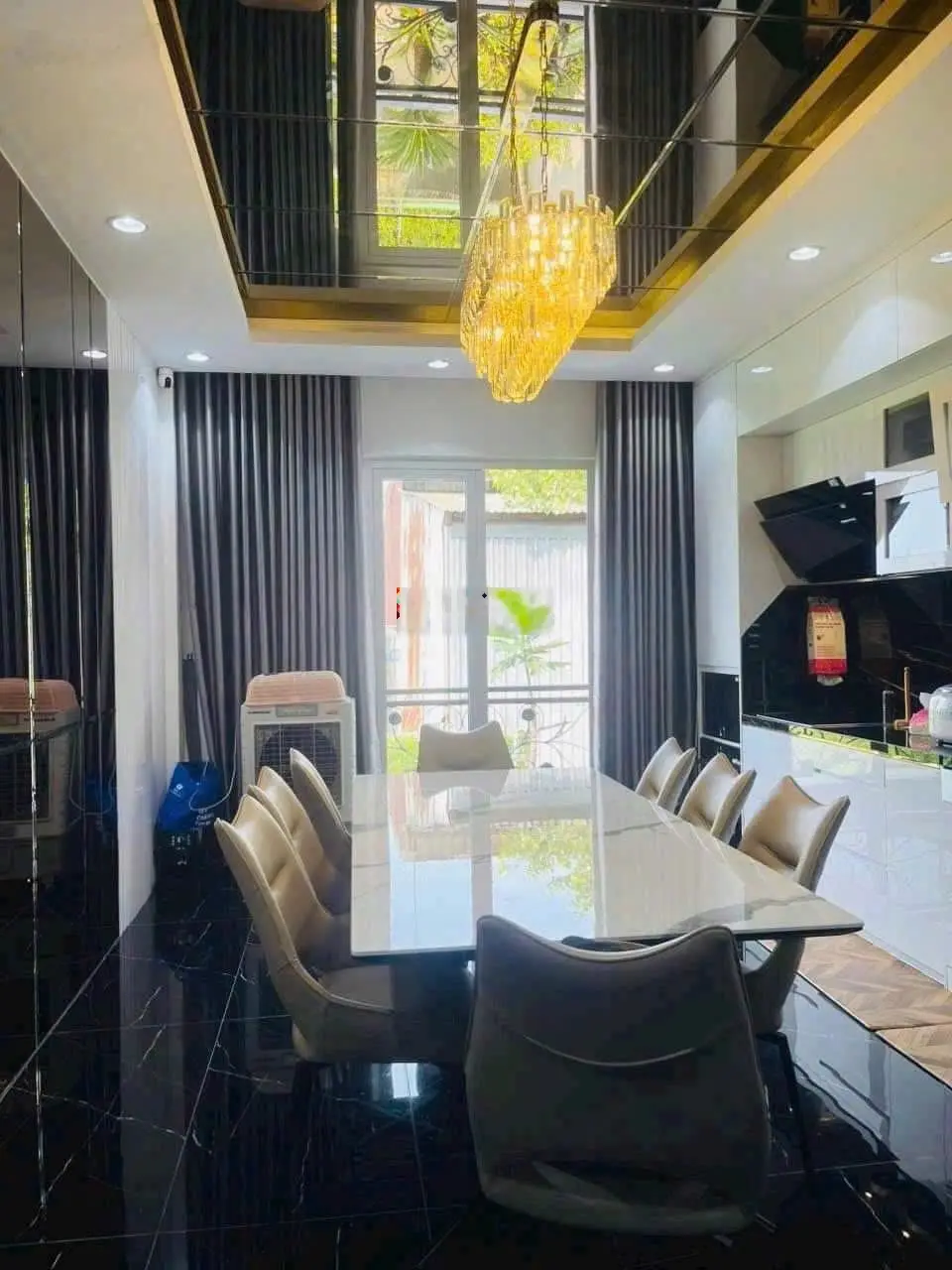 Chủ cần bán nhà đường rộng 8m xe hơi quay đầu 4x17m đúc 4 tấm mới