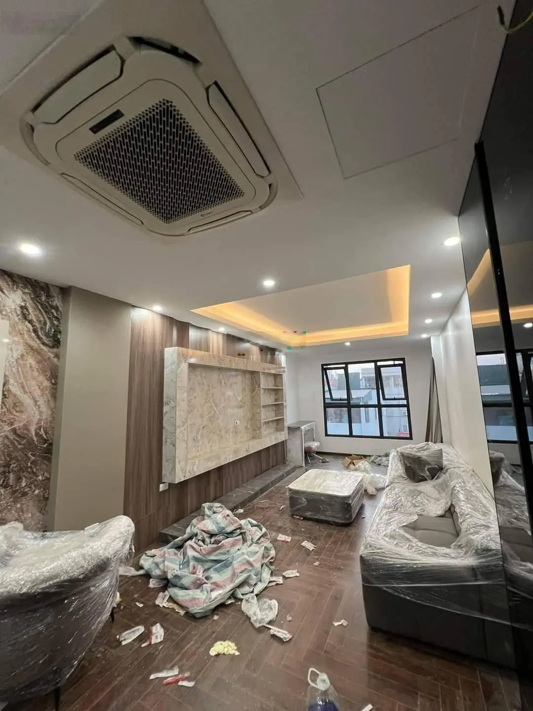 Bán nhà phố đàm quang trung - cổ linh, long biên, ô tô vào nhà , kinh doanh, dt: 50m, giá: 10,3 tỷ