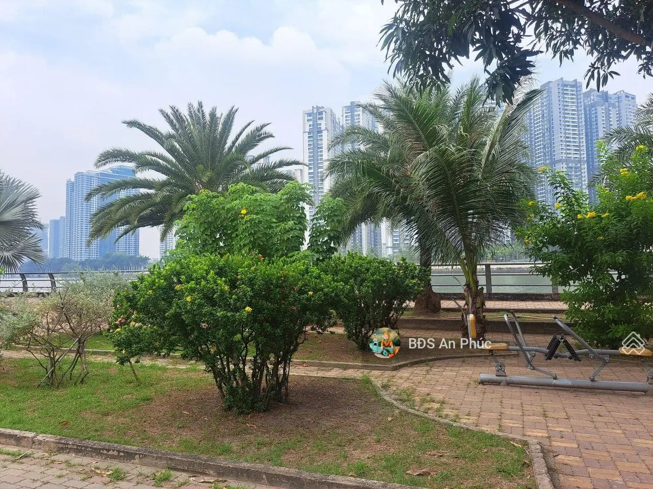 Đất biệt thự đẹp view trực diện sông - khu compound an ninh Đường 34, Bình An, Q2. Giá chỉ 350tr/m2