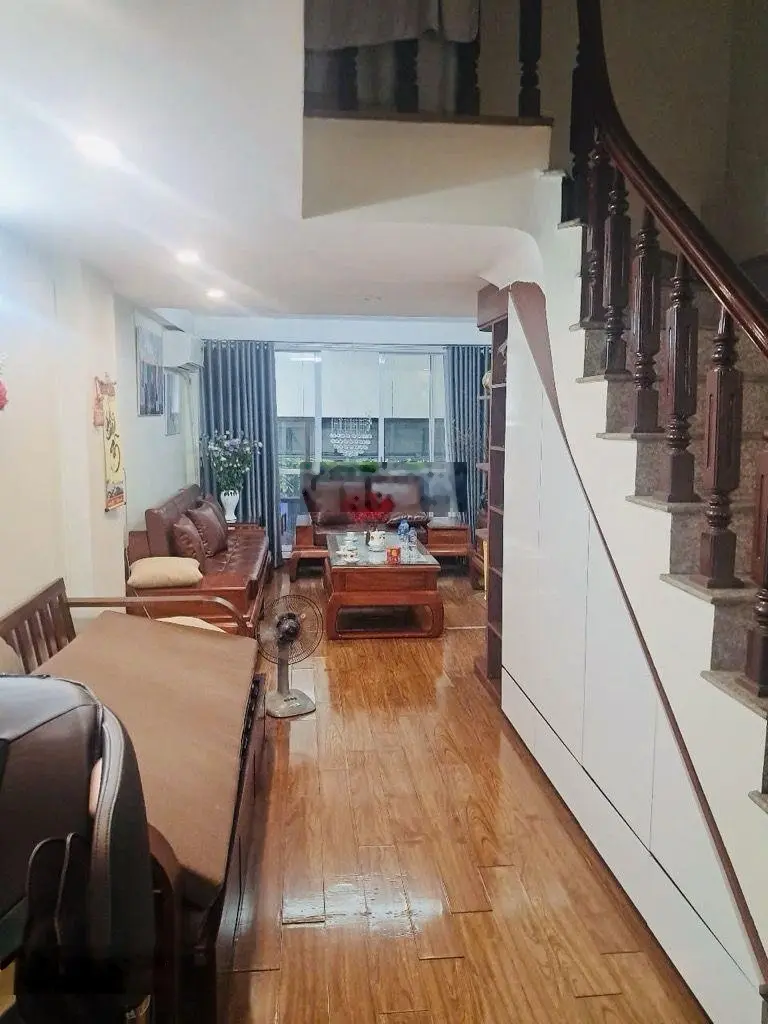 Nhà ngã tư Đại La, Trần Đại Nghĩa, ô tô tránh trước nhà, 50 m2, 4 tầng dân xây, chỉ 11 tỷ