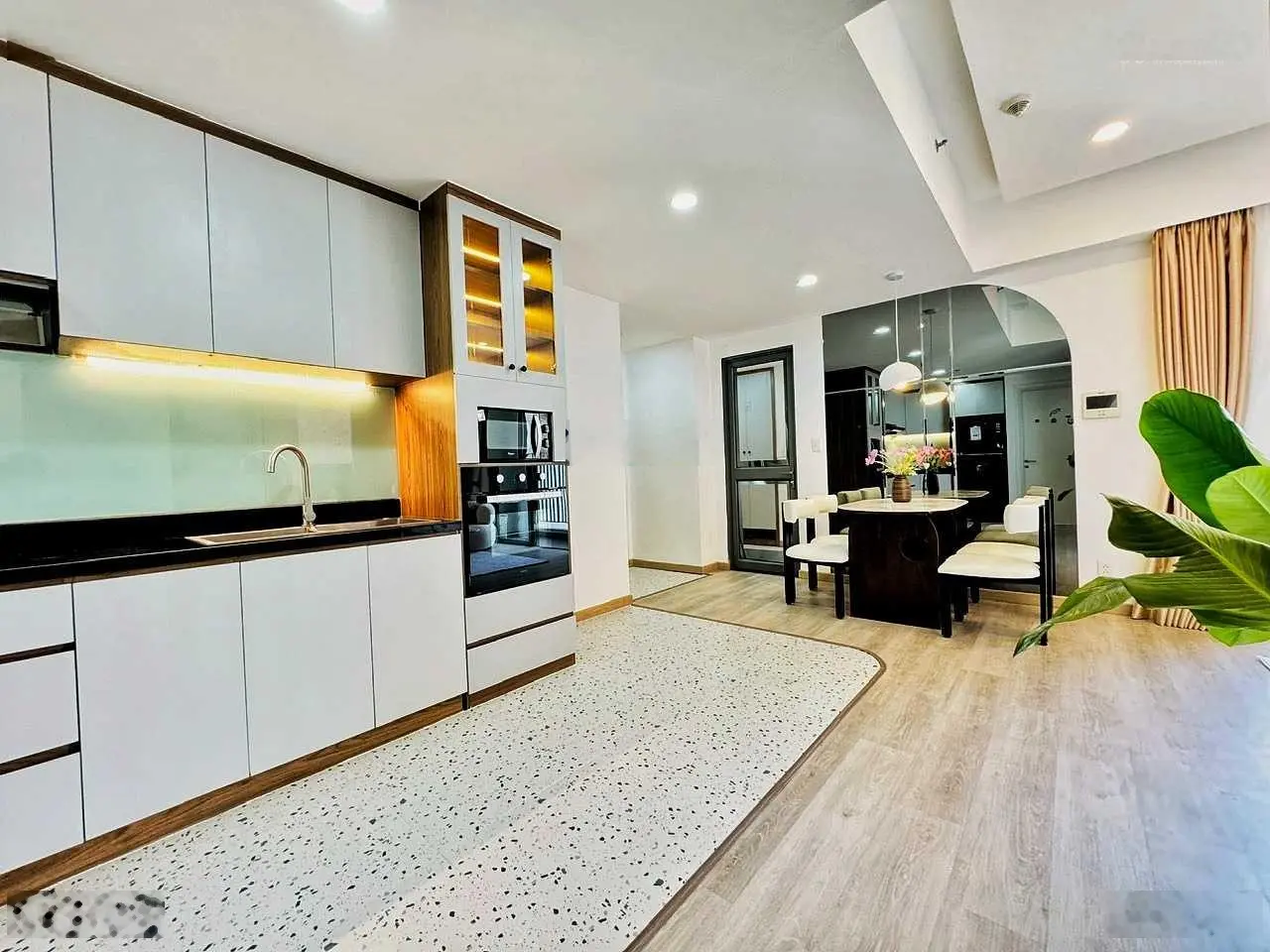Bán căn 2 phòng ngủ giá 6,45 m2, tại Xa Lộ Hà Nội, phường Thảo Điền, quận 2