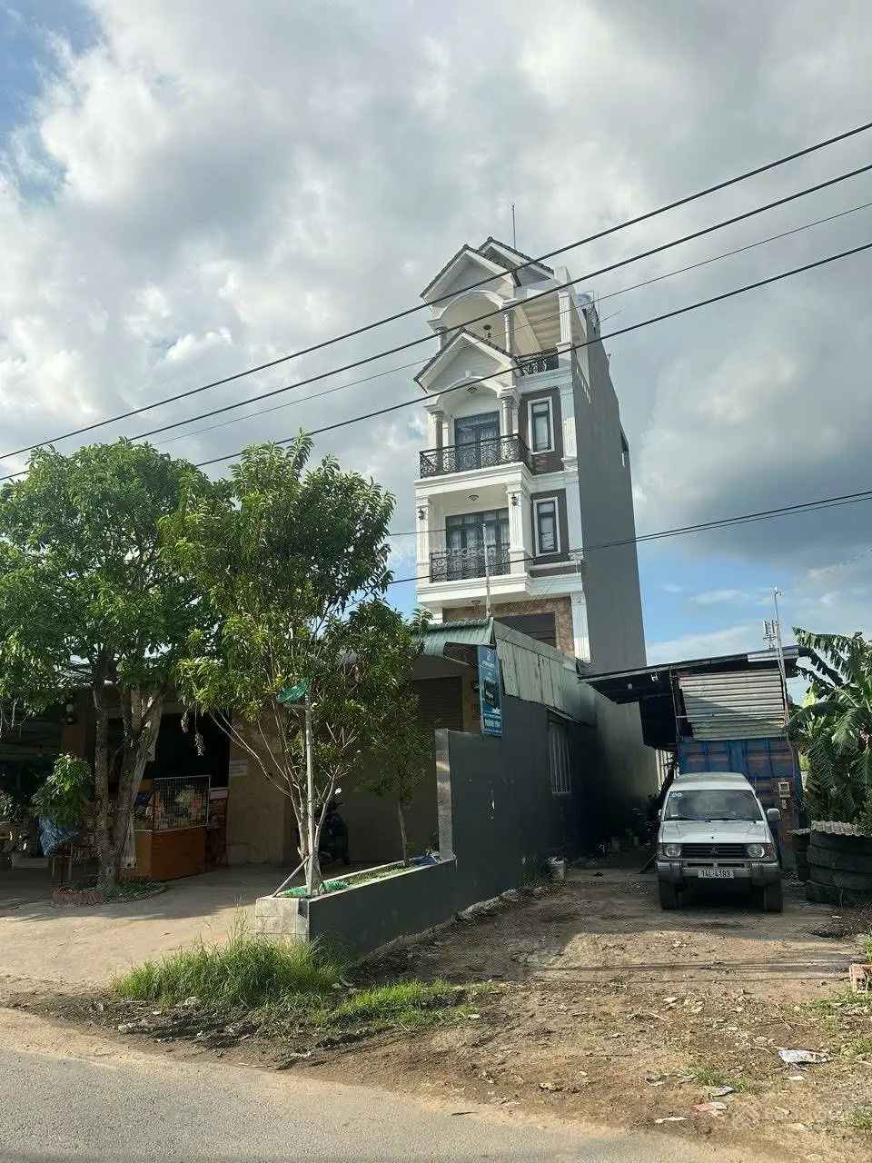 Bán nhà mặt tiền đường Bưng Ông Thoàn giá 15,2 tỉ diện tích 300m2