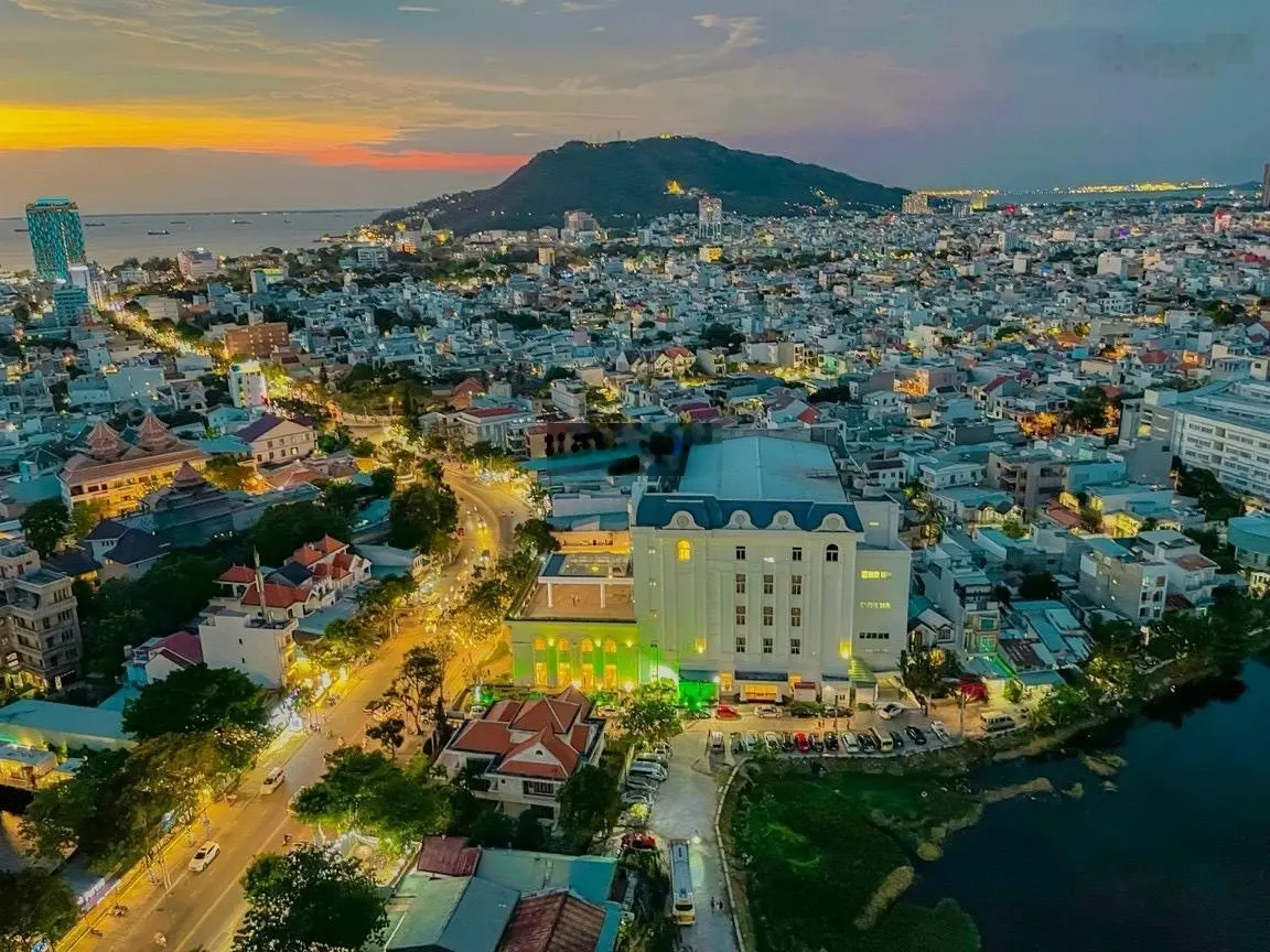Bán nhà mặt tiền đường phan chu trinh, phường 2 bãi sau Vũng tàu .200 m2