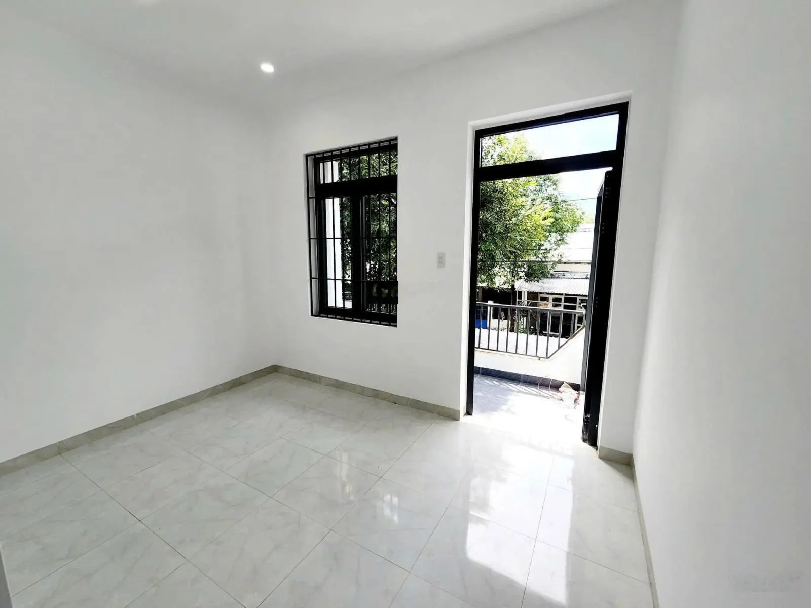 Nhà tái định cư Đất lành Vĩnh Thái đường rộng 16m nhà mới giá bán 3ty390 lh:0905.211.155