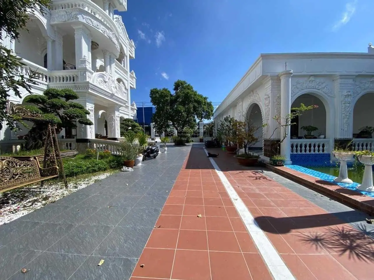 Biệt thự siêu víp bậc nhất nhì TP Rạch Giá cần bán 23m x 87m(2000m2) giá siêu rẻ 21 triệu/m2