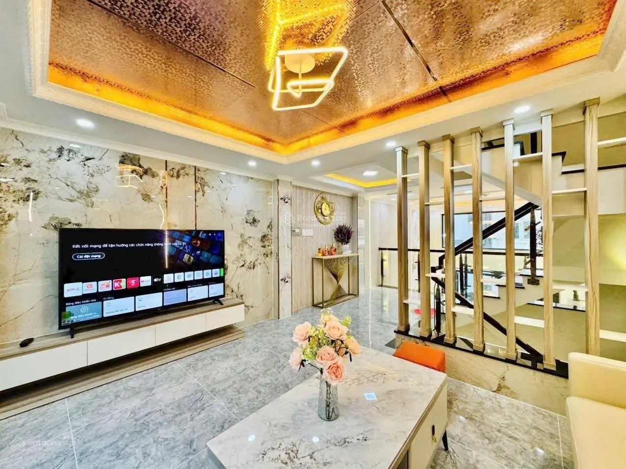 HOT! Bán nhà cạnh chợ Phạm Văn Hai, Tân Bình. Nhà 67,5m2 giá 4tỷ250 còn thương lượng. Hẻm 6m thông