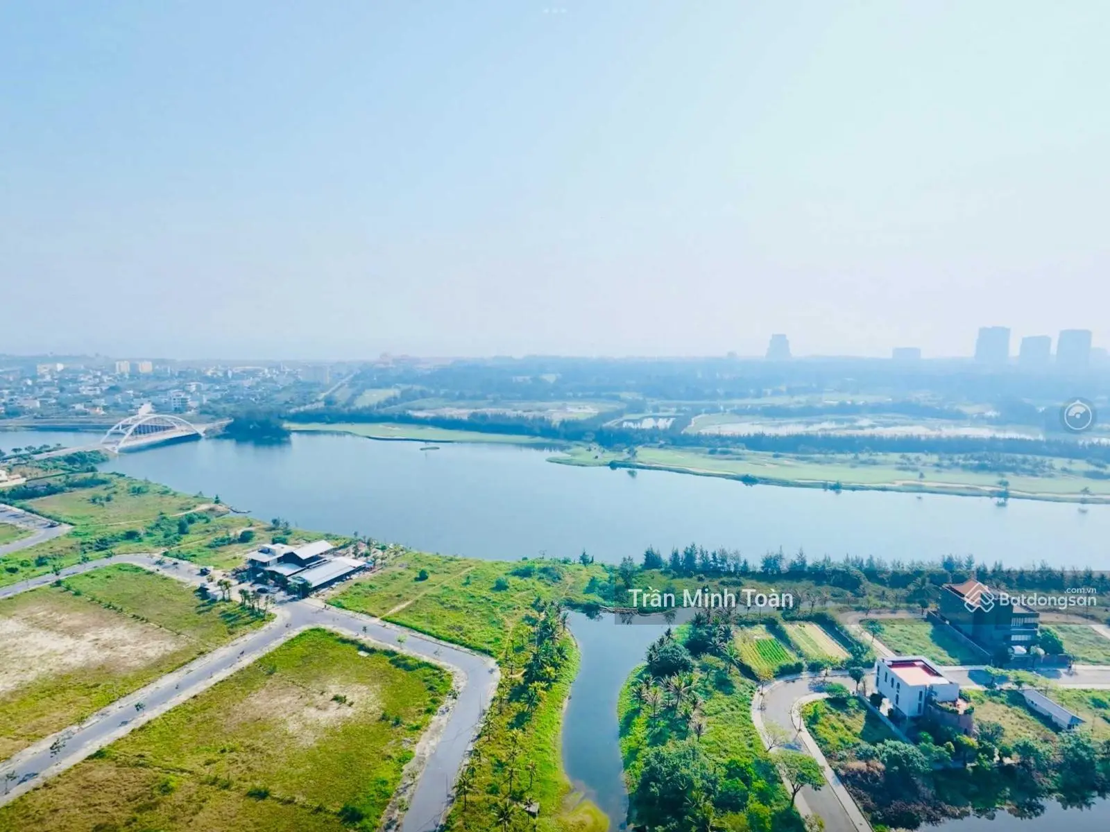 Chào bán lô kẹp vệt cây xanh sau nhà, khu 1B sát trường FPT