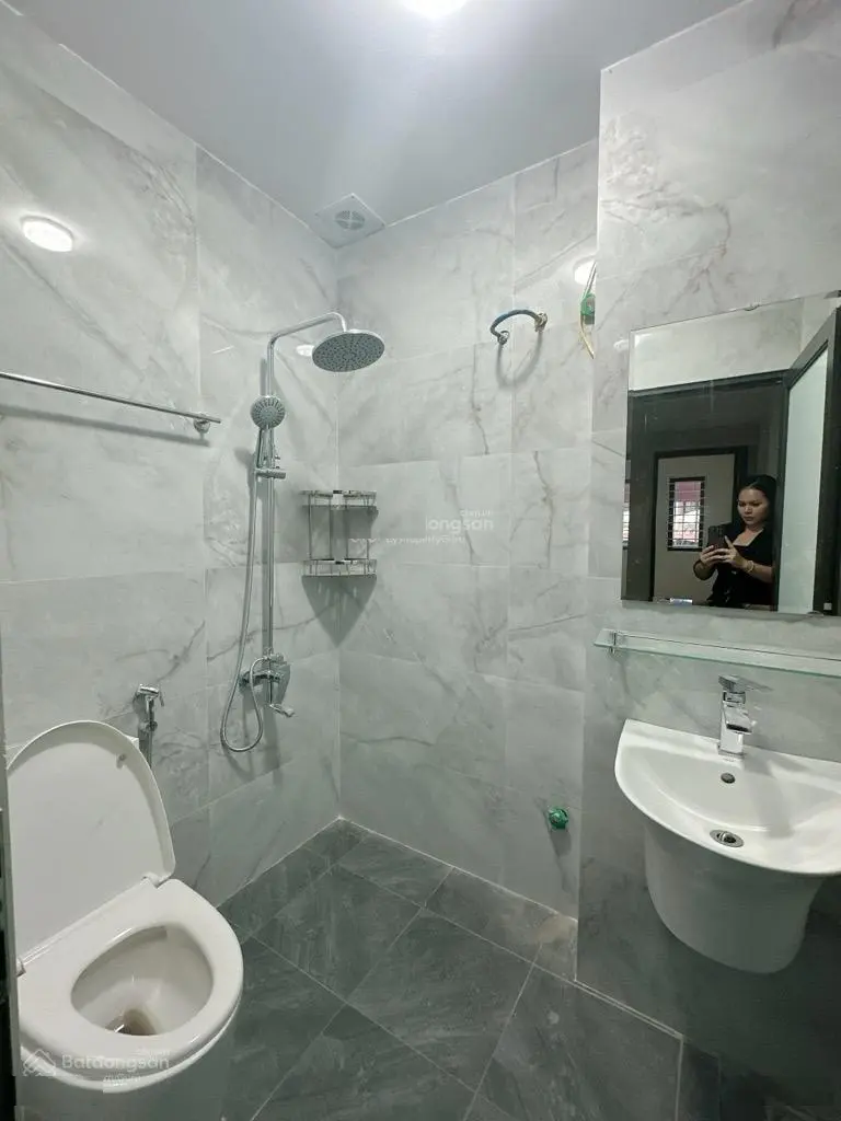 Bán nhà tại yên thường, dt45m2, 4t, nhà đẹp , dân xây, ô tô 5 chỗ vào nhà, cực hiếm, giá nhỉnh 4 tỷ