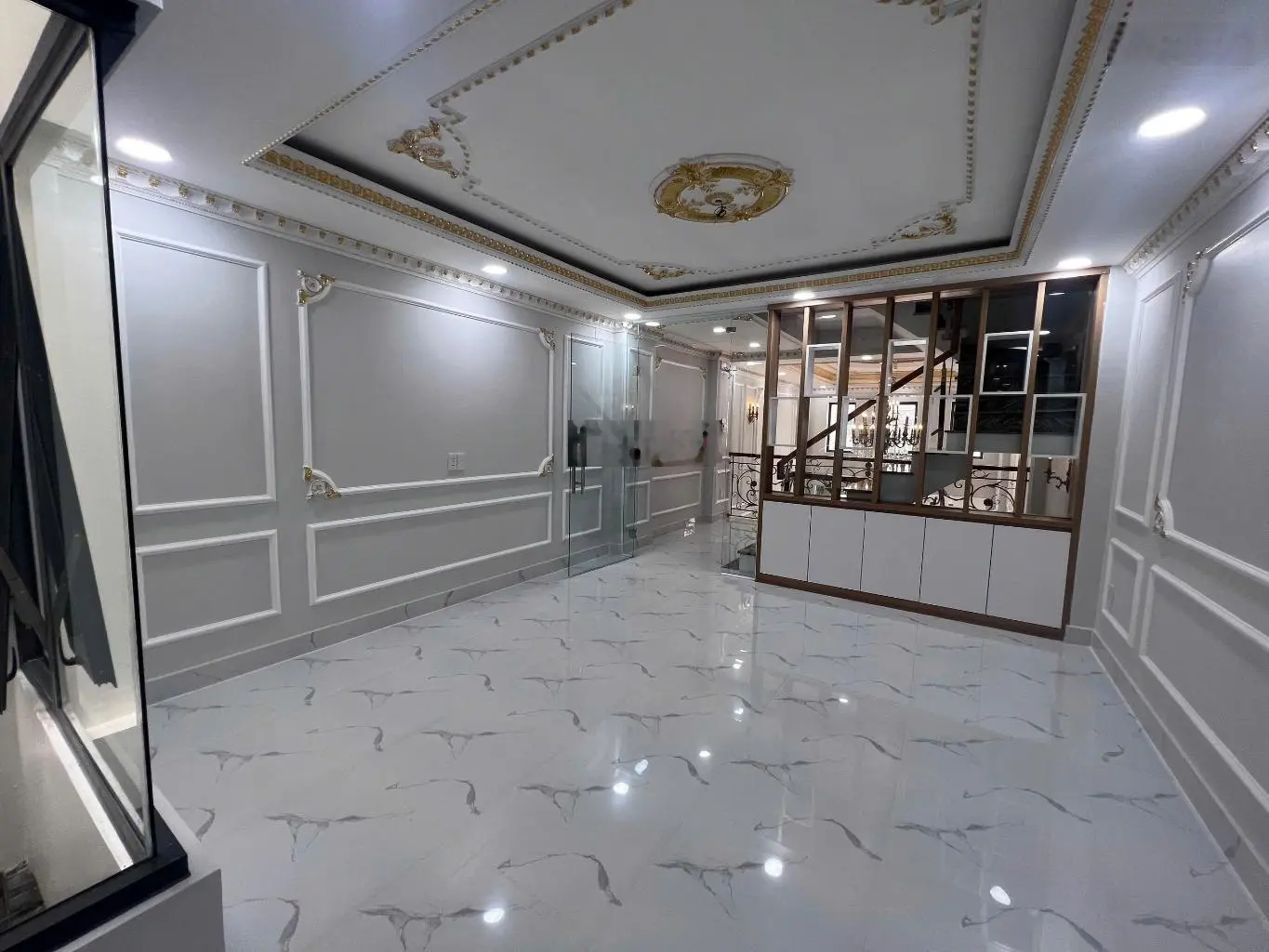 Bán nhà đẹp 5 tầng 68m,gần đại lộ phạm văn đồng, hxh thông xe hơi vào nhà chỉ 8 tỷ x.