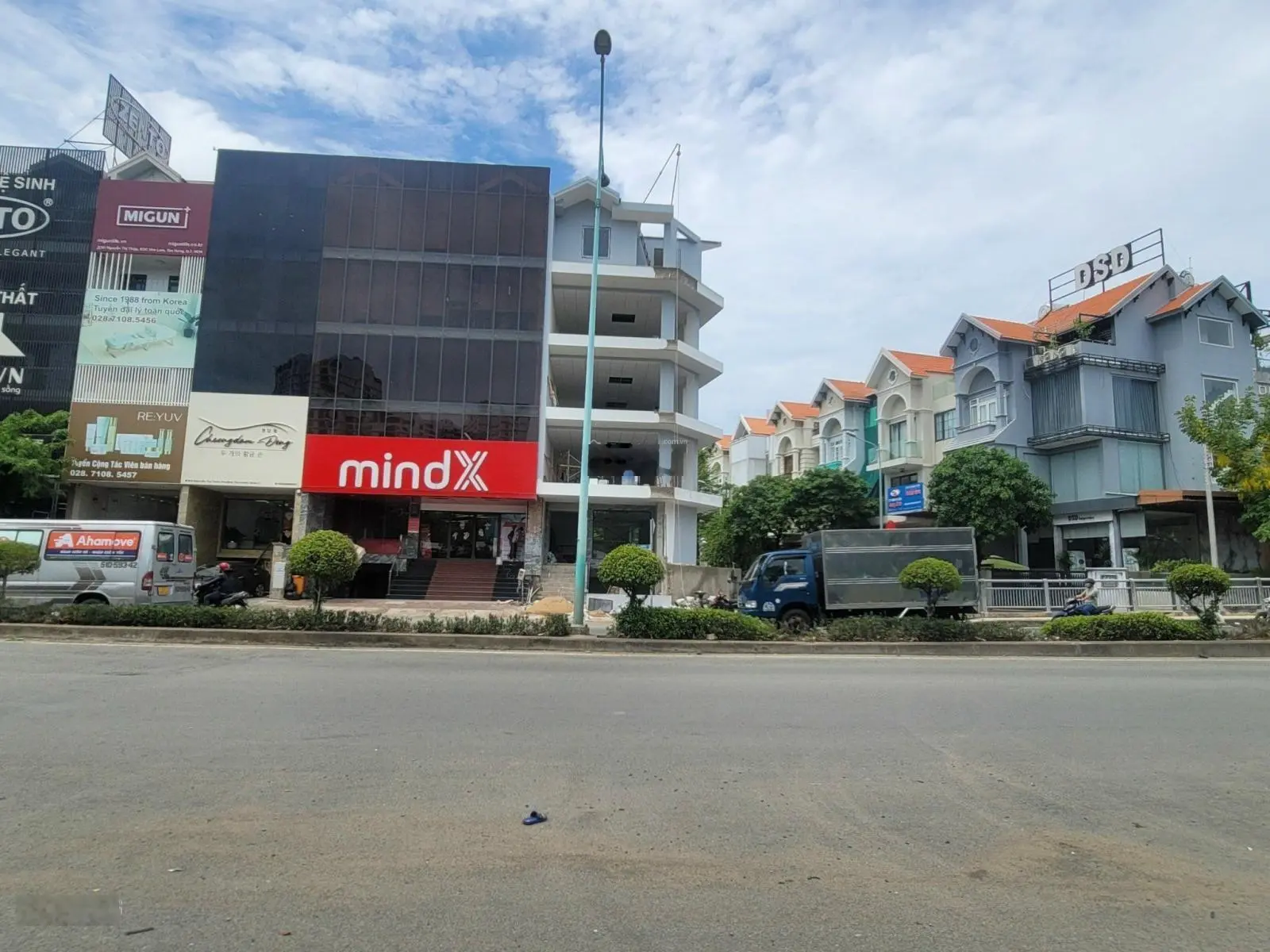 Bán gấp nhà MT Trần Xuân Soạn dt:600m2 đang có 50 phòng trọ cho thuê giá tốt thu nhập 160t/1tháng