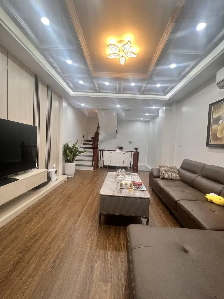 Chính chủ cần bán nhà Định Công Hoàng Mai 41m2 6 tầng MT 4,2m oto giá 5,5 tỷ