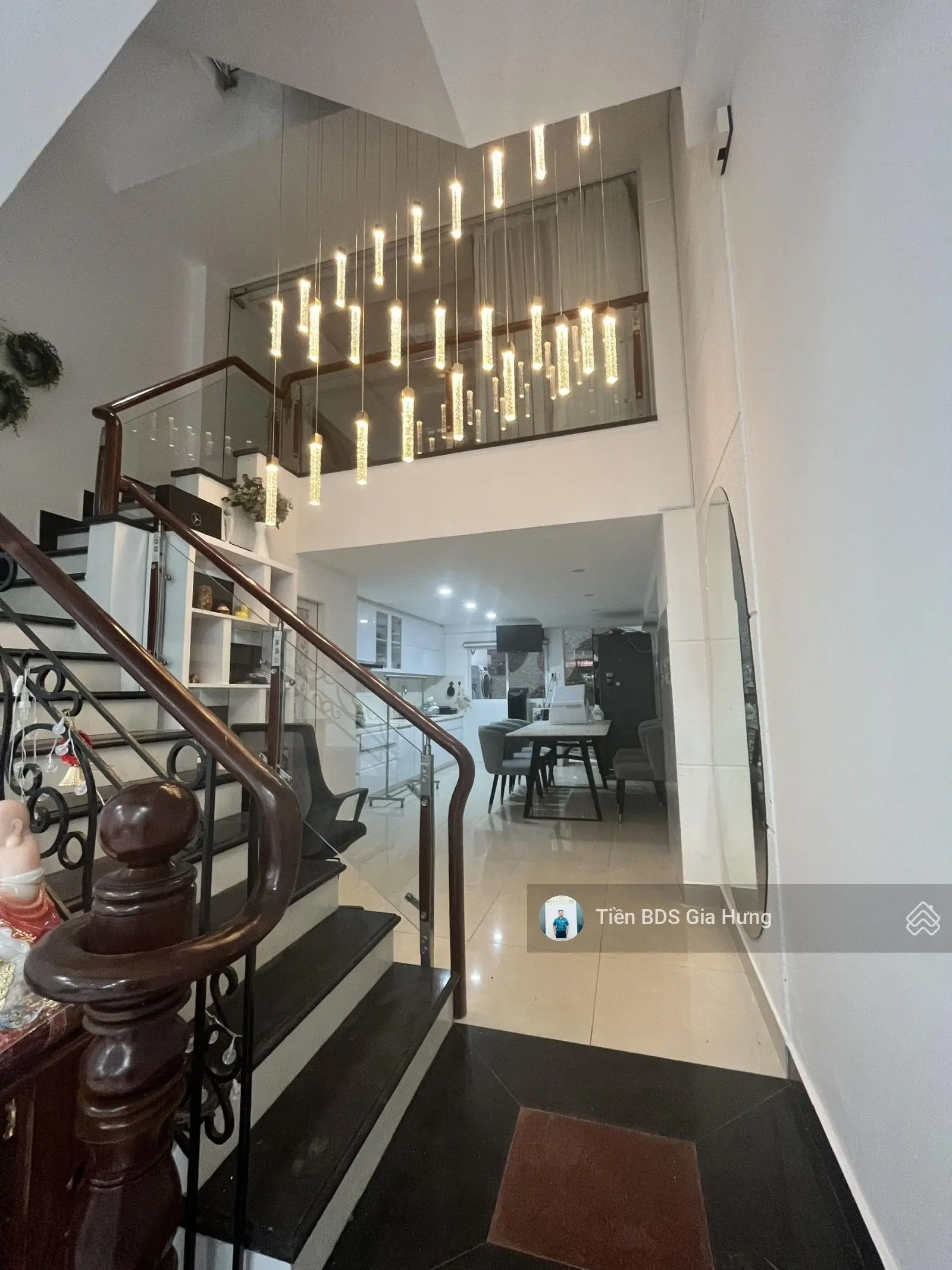 Nhà đẹp full nội thất mặt tiền đường số Tân Quy DT 4x20m giá 15 tỷ 500 trệt lửng 3 lầu 5 PN