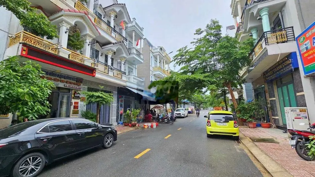 Bán nhà mặt tiền giá 2,2 tỷ, diện tích 60 m2, tại Thuận An, Bình Dương
