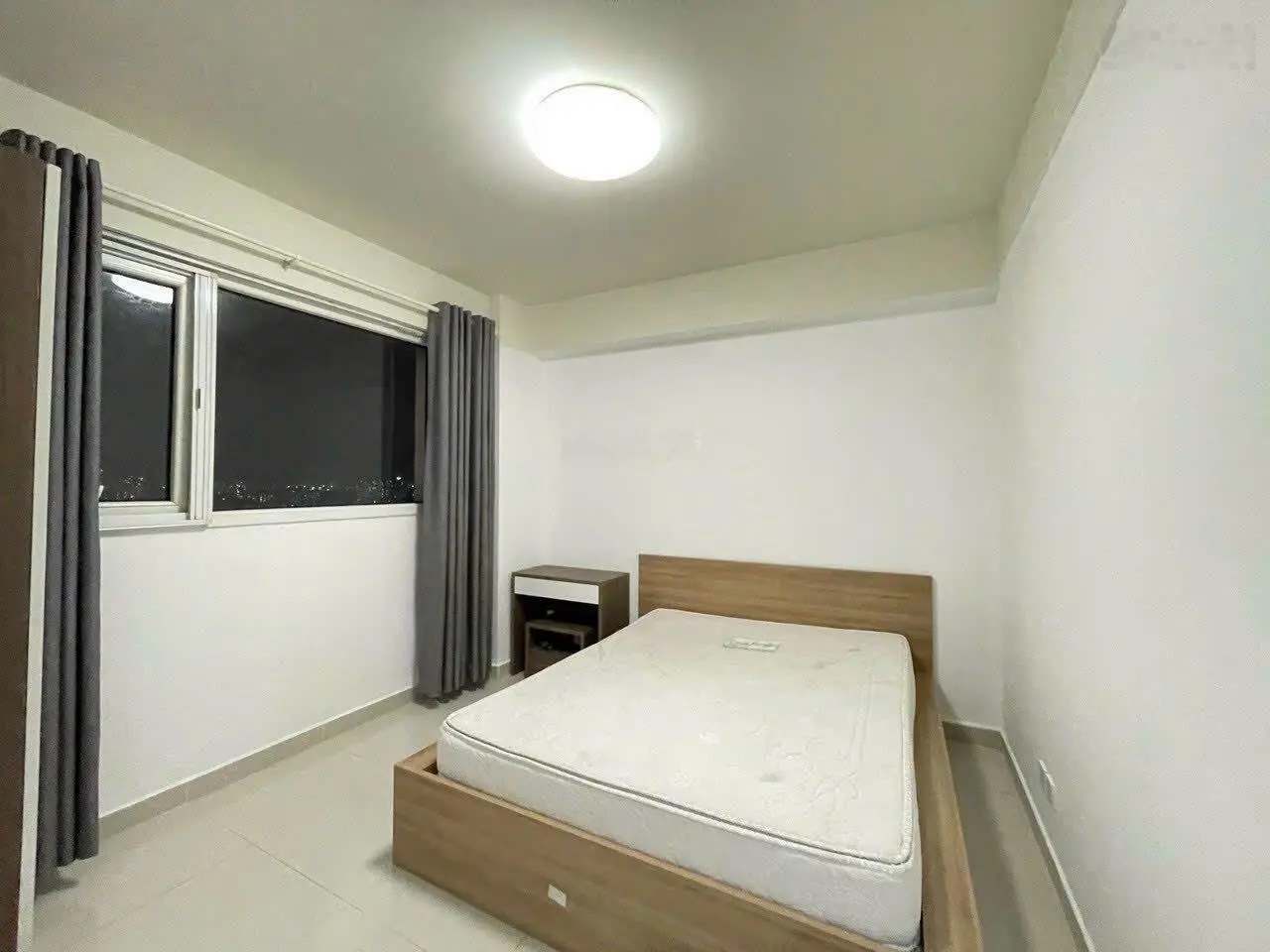 Bán căn hộ The Eastern, đường Liên Phường, quận 9. Căn góc 3 phòng ngủ và 2 WC full nội thất
