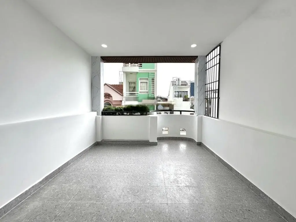 Hiếm - Phú Nhuận - Huỳnh Văn Bánh - hẻm nhựa 10m xe tải tránh - sát mặt tiền - 4tầng - hơn 9tỷ
