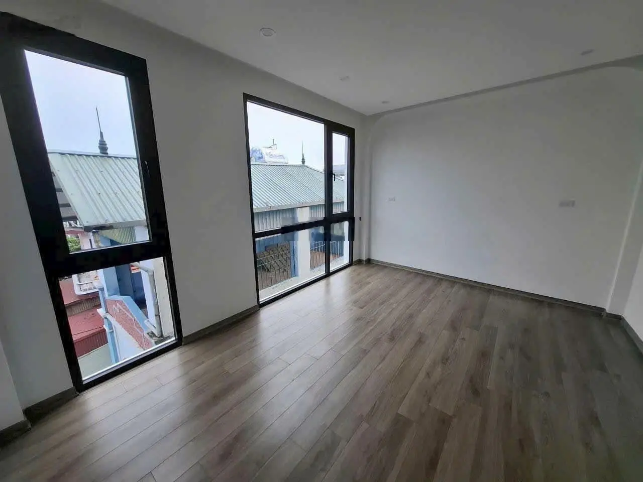 Bán nhà Thạch bàn đường ôtô tránh kinh doanh bất chấp 35m2x6tầng - thang máy - lô góc - 6,99tỷ(ctl)
