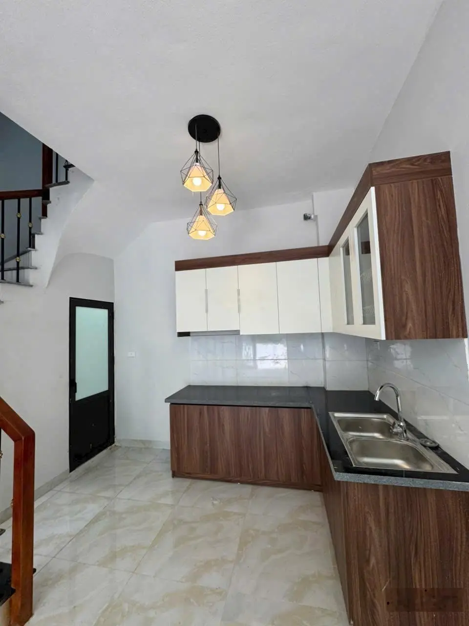 Bán nhà 4 tầng 35m2 3 ngủ ngõ ô tô đõ cửa ở phụng châu chương mỹ gần chợ và ql6