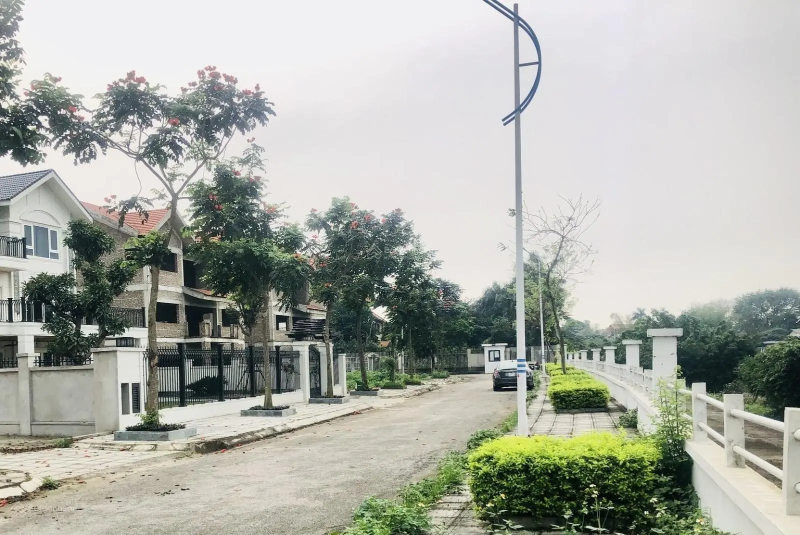 Biệt thự căn góc, liền thửa Đông Anh, giá sốc. Gọi chính chủ trang bìa!