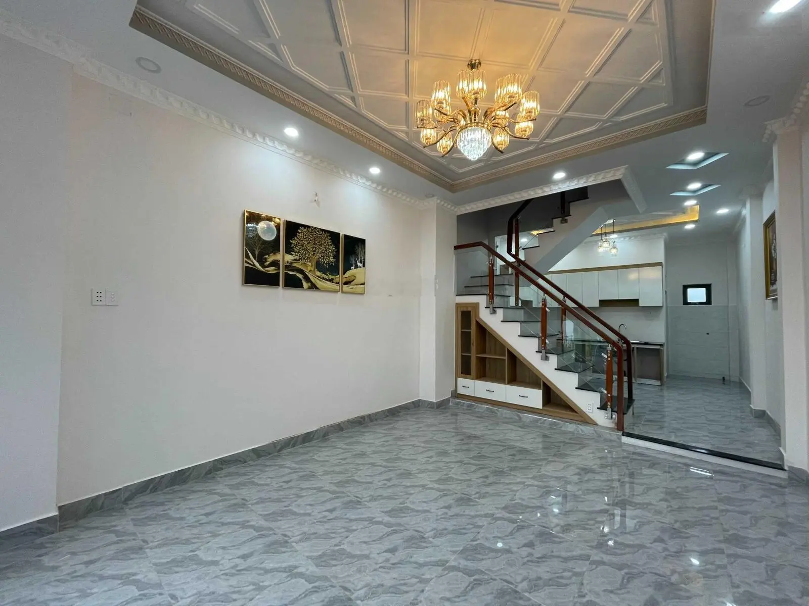 Kẹt tiền bán gấp nhà xây mới 2 lầu Lê Văn Lương