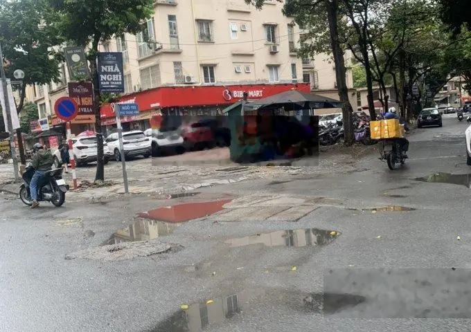 Bán nhà phố Hàm Nghi, căn lô góc 5 tầng cực đẹp, ô tô đỗ cửa. Chỉ hơn 12 tỷ