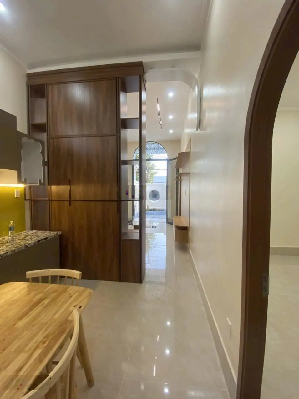 BÁN NHÀ MỚI 100% TÂN CỔ ĐIỂN SANG ĐEP 3 P NGỦ , P8 TP VĨNH LONG ( KHU DÂN CƯ VƯỢT LŨ PHƯỜNG 8)