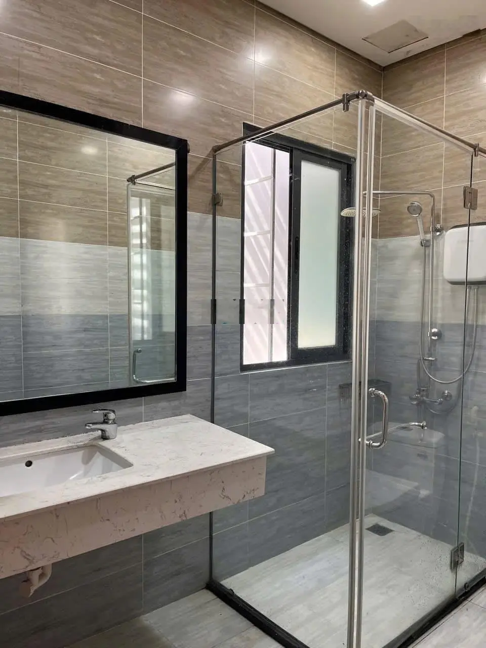 Ket vôn bán gấp nhà dương đình hội 64m2 2tỷ3