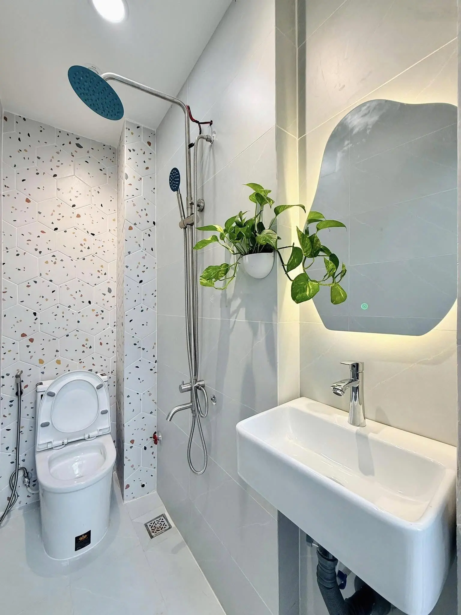 Sang Mỹ định cư cần bán gấp nhà! Đ. Lê Hồng Phong, P4, Q5, DT 56m2. SHR